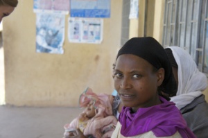 Mothers and their children at a health post in Hawassa, Ethiopia, from Mom Bloggers for Social Good